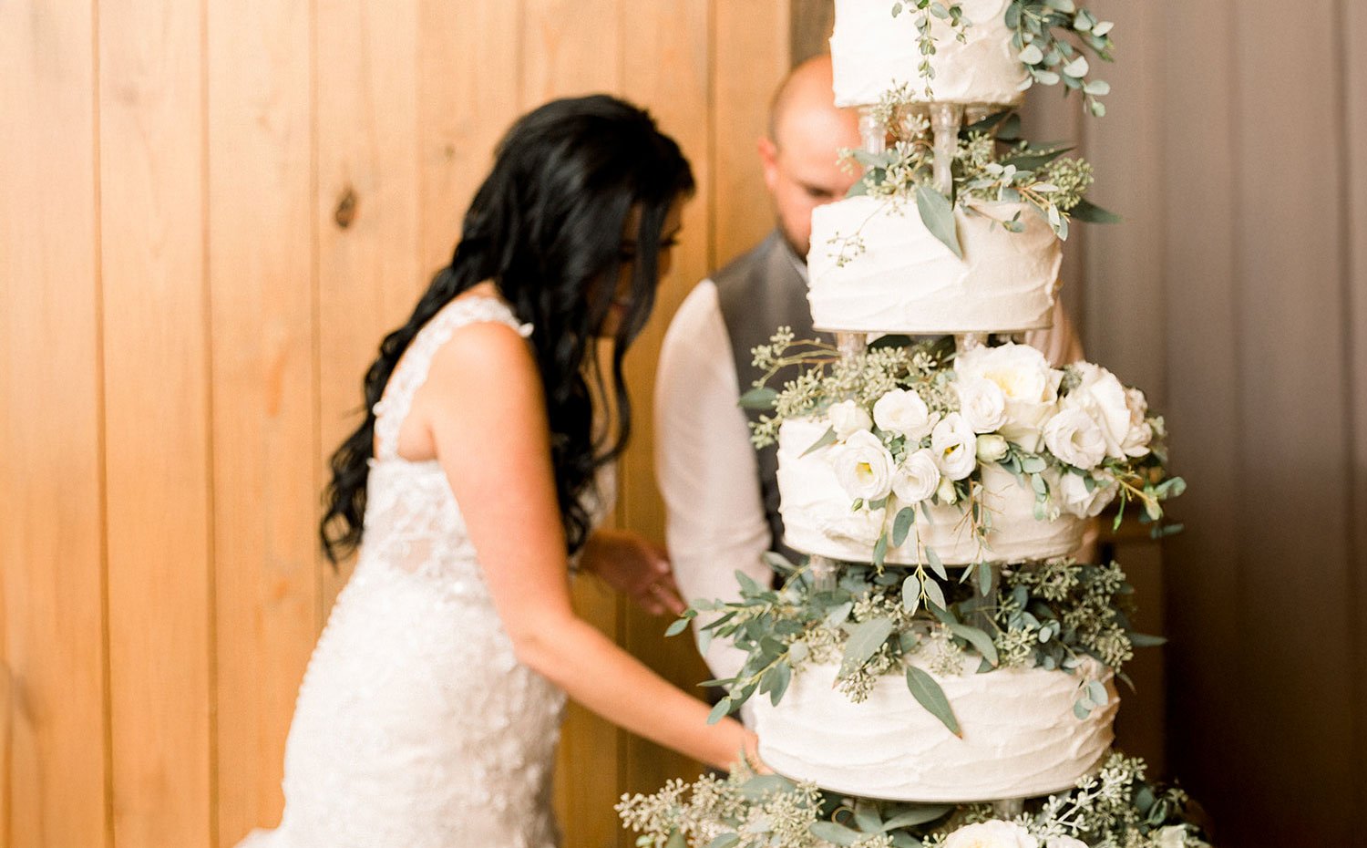 2.-A-Top-highlight(focus-on-cake)-4