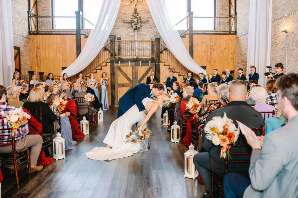 Maddie and Spencer _ Mandy Hart Photography _ Fall Wedding in Tennessee 14